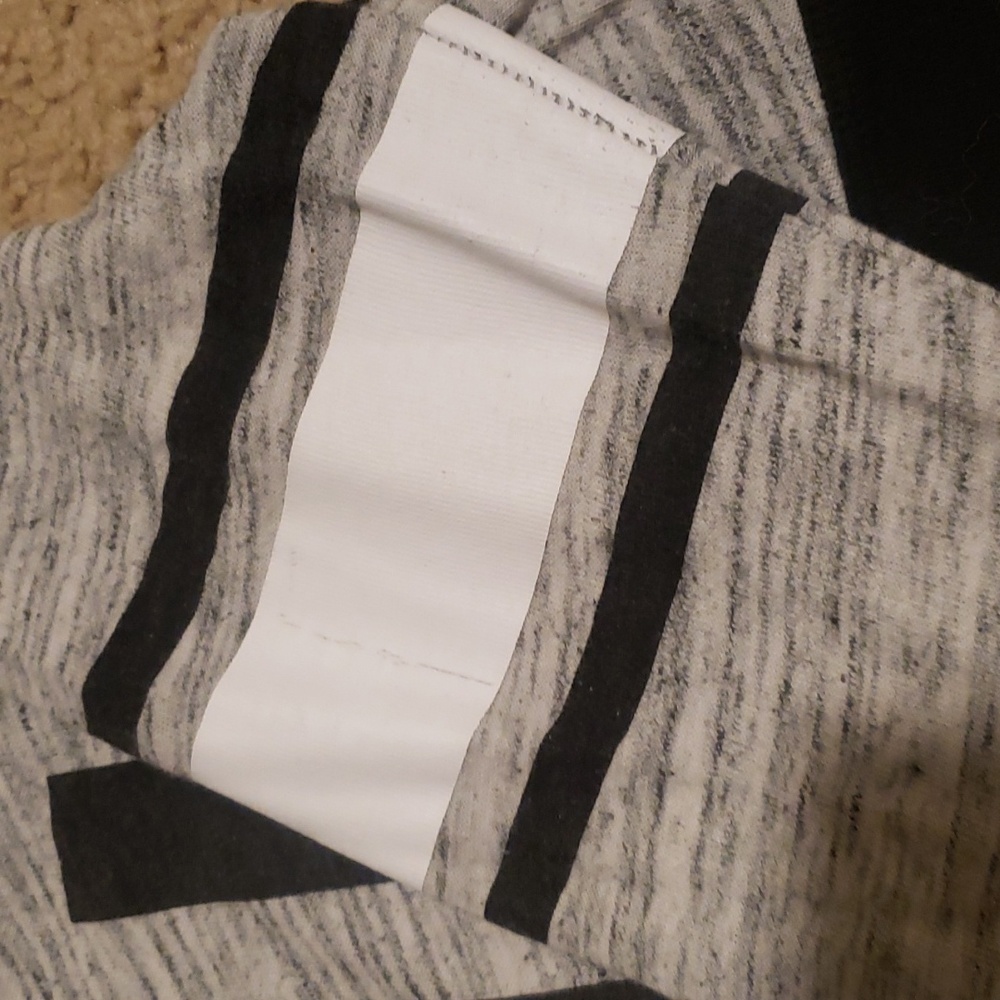 Victoria's Secret PINK 3 Quarter Sleeved T-Shirt - Picture 7 of 8